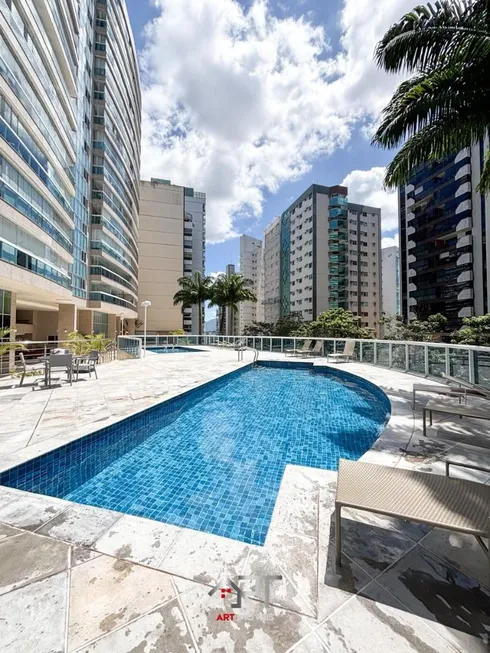 Foto 1 de Apartamento com 4 Quartos à venda, 216m² em Barro Vermelho, Vitória