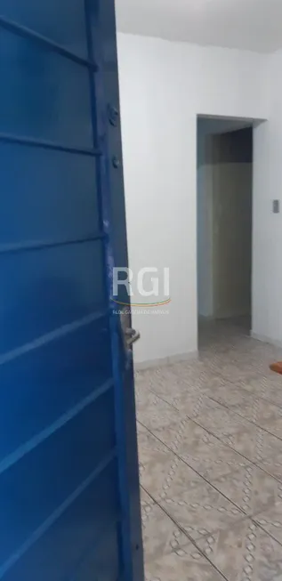 Foto 1 de Apartamento com 2 Quartos à venda, 39m² em Maria Regina, Alvorada