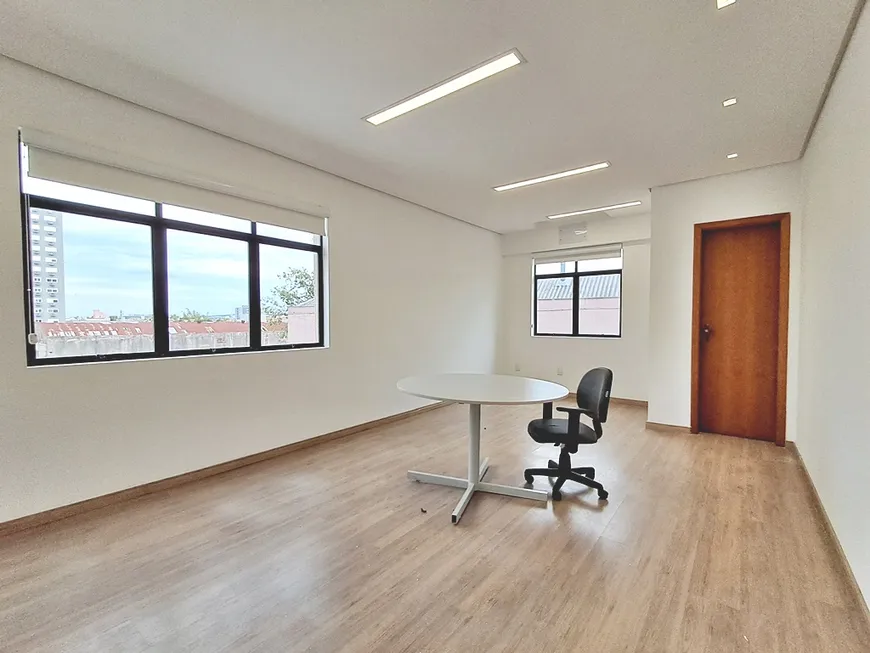 Foto 1 de Sala Comercial para alugar, 27m² em São João, Porto Alegre