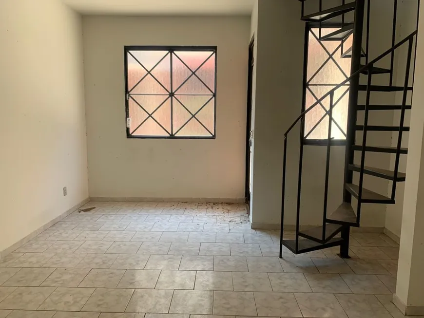 Foto 1 de Casa com 2 Quartos à venda, 58m² em Diamante, Belo Horizonte