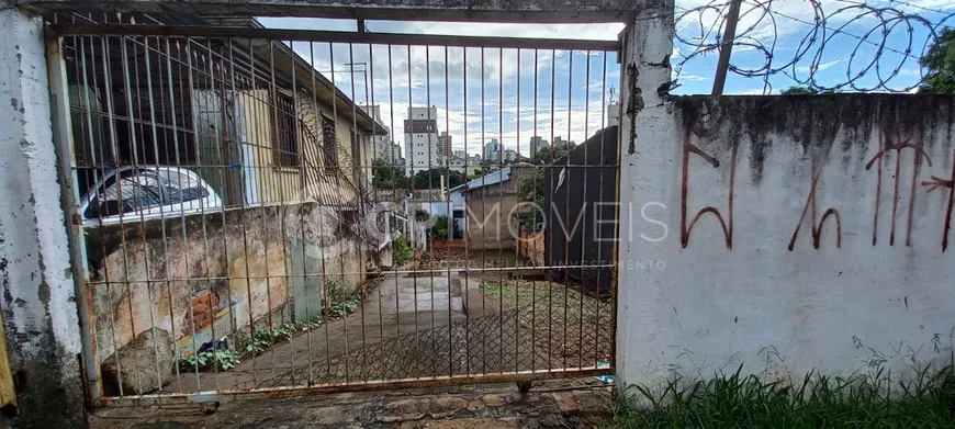 Foto 1 de Lote/Terreno à venda, 242m² em Passo da Areia, Porto Alegre