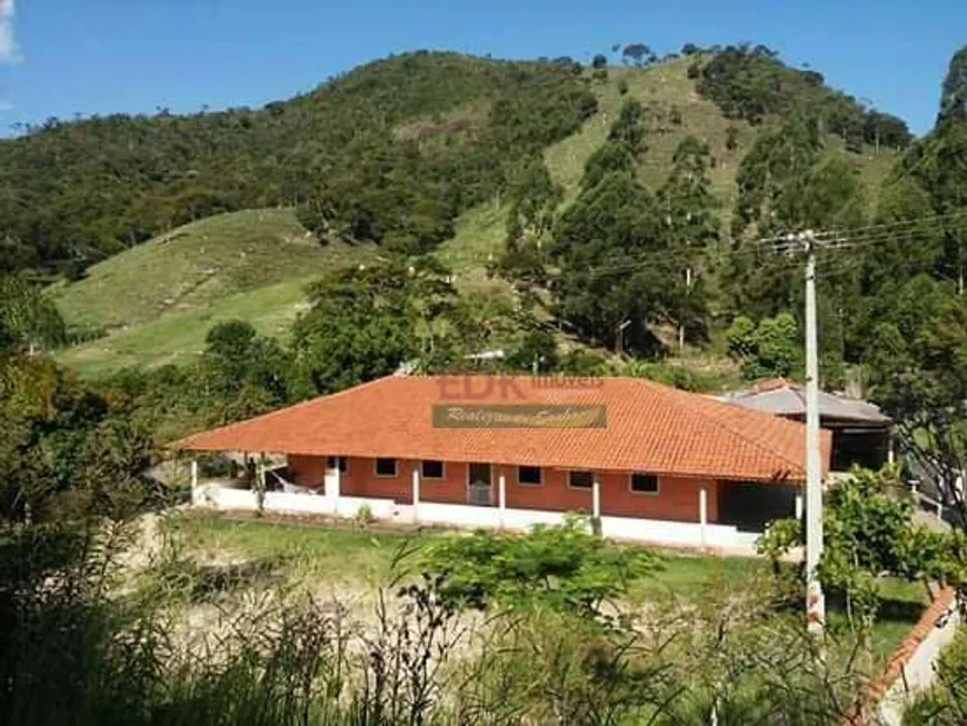 Foto 1 de Fazenda/Sítio com 6 Quartos à venda, 500m² em Zona Rural, Natividade da Serra