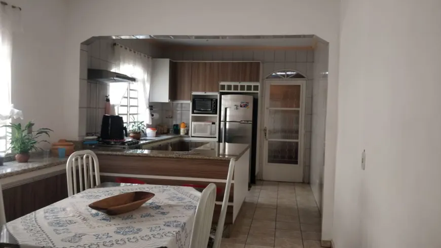 Foto 1 de Casa com 3 Quartos à venda, 210m² em Parque Residencial Flamboyant, São José dos Campos