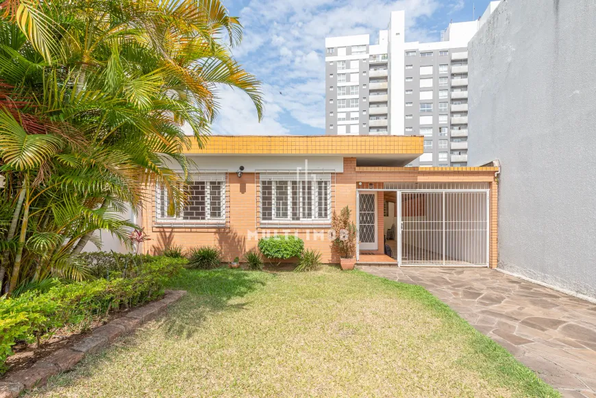 Foto 1 de Casa com 3 Quartos à venda, 140m² em Jardim Europa, Porto Alegre