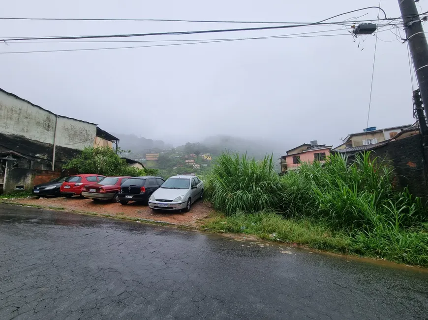 Foto 1 de Lote/Terreno à venda, 645m² em Quitandinha, Petrópolis