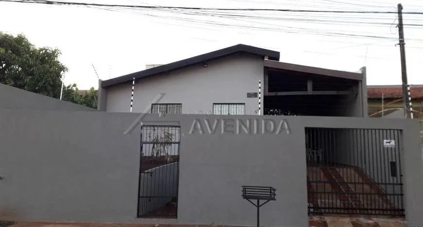 Foto 1 de Casa com 3 Quartos à venda, 114m² em Alpes, Londrina