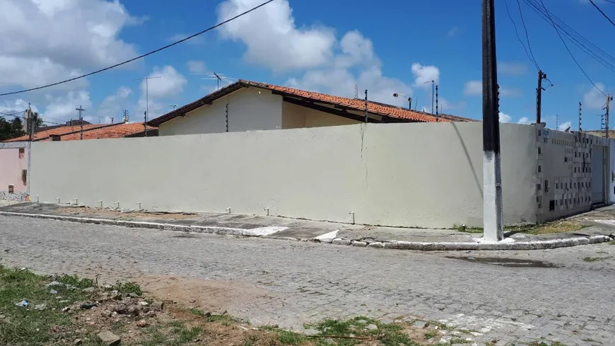Foto 1 de Casa com 3 Quartos à venda, 220m² em Aruana, Aracaju