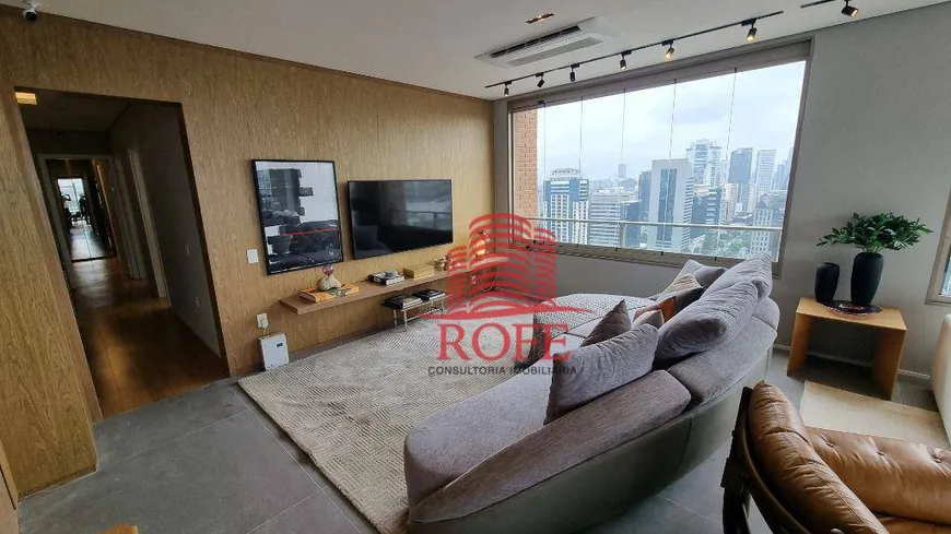 Foto 1 de Apartamento com 3 Quartos à venda, 190m² em Itaim Bibi, São Paulo