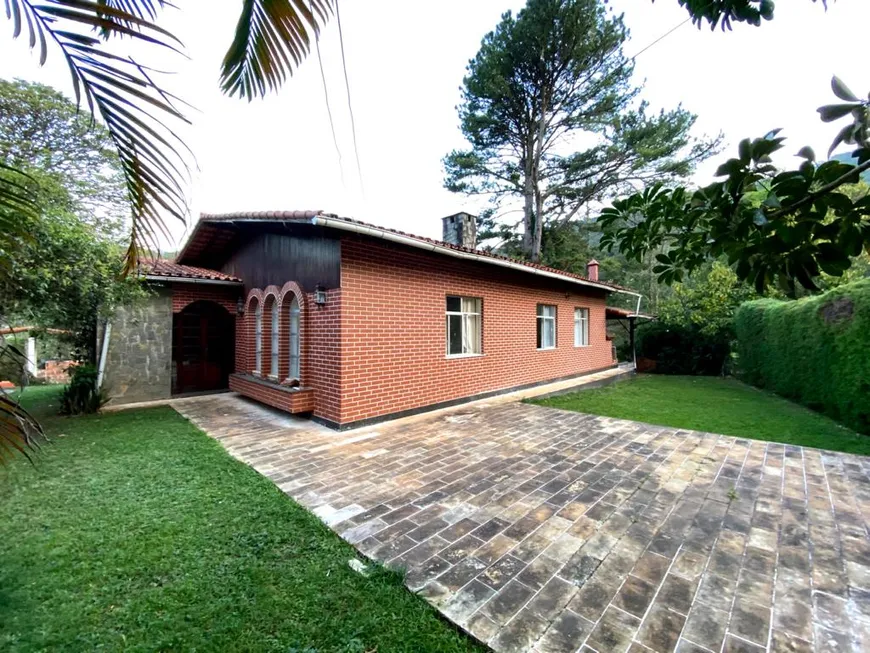 Foto 1 de Casa de Condomínio com 3 Quartos à venda, 153m² em Fazenda Inglesa, Petrópolis