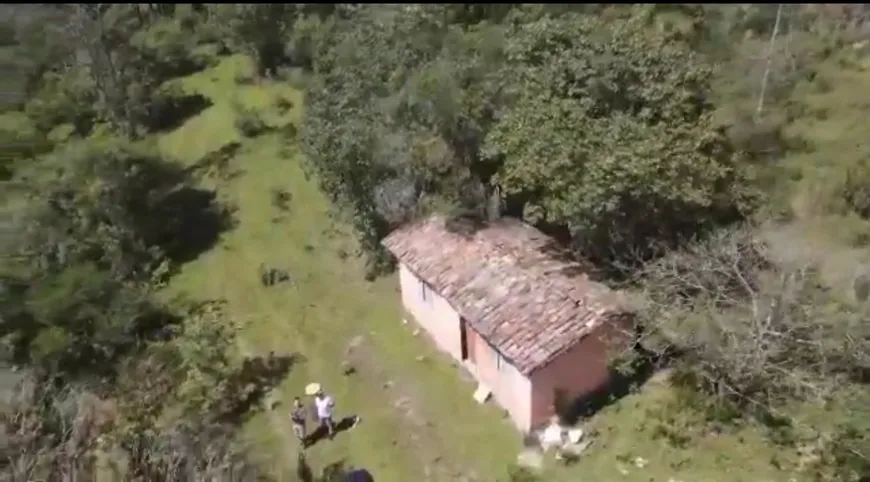 Foto 1 de Fazenda/Sítio com 2 Quartos à venda, 20000000m² em Cruz do Munu, Itabirito