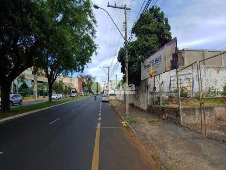 Foto 1 de Lote/Terreno à venda, 690m² em Centro, Uberlândia