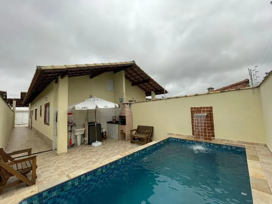 Foto 1 de Casa com 2 Quartos à venda, 65m² em Balneario Plataforma, Mongaguá