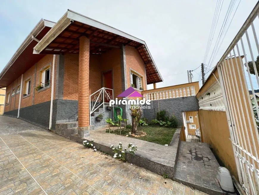 Foto 1 de Casa com 3 Quartos à venda, 123m² em Jardim Santa Terezinha, São Bento do Sapucaí