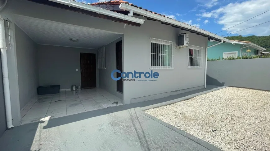 Foto 1 de Casa com 2 Quartos à venda, 70m² em São Sebastião, Palhoça