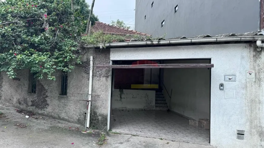 Foto 1 de Casa com 2 Quartos para alugar, 180m² em Água Fria, São Paulo