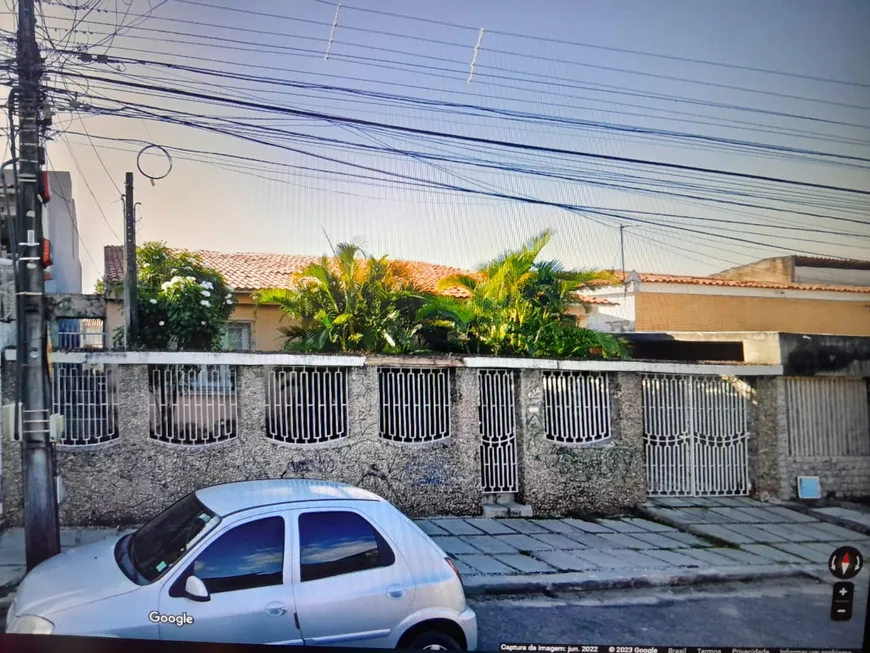 Foto 1 de Casa com 6 Quartos à venda, 292m² em Parque Araxá, Fortaleza