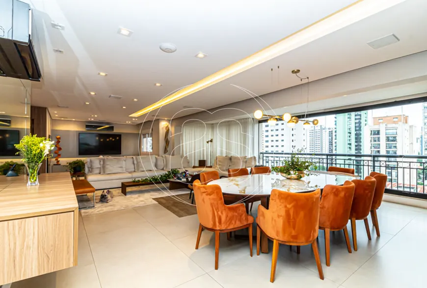 Foto 1 de Apartamento com 3 Quartos à venda, 225m² em Moema, São Paulo