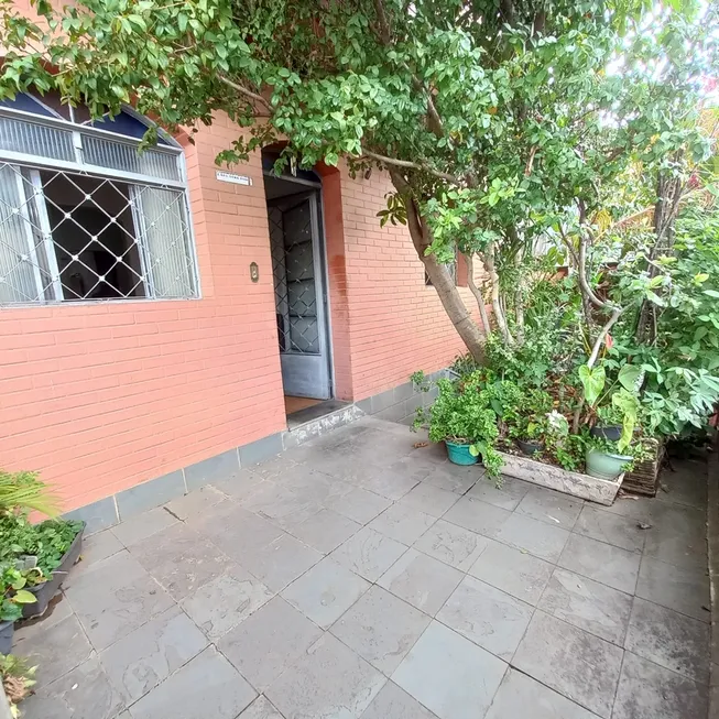 Foto 1 de Casa com 3 Quartos à venda, 144m² em Santa Tereza, Belo Horizonte