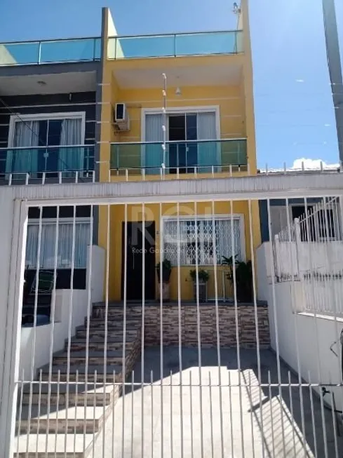 Foto 1 de Casa com 3 Quartos à venda, 154m² em Guarujá, Porto Alegre