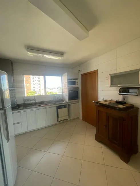 Foto 1 de Apartamento com 3 Quartos para alugar, 166m² em Jardim das Nações, Taubaté