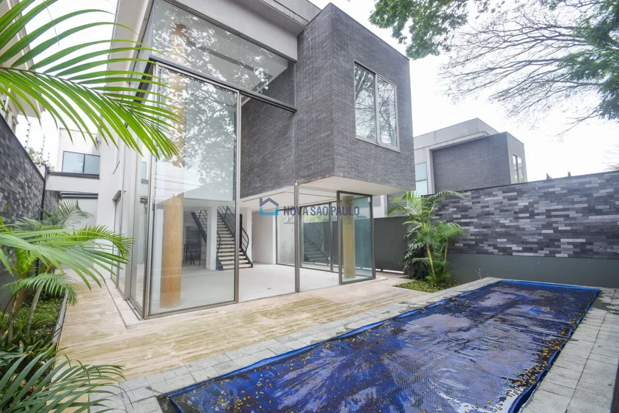Foto 1 de Casa de Condomínio com 4 Quartos para alugar, 680m² em Indianópolis, São Paulo