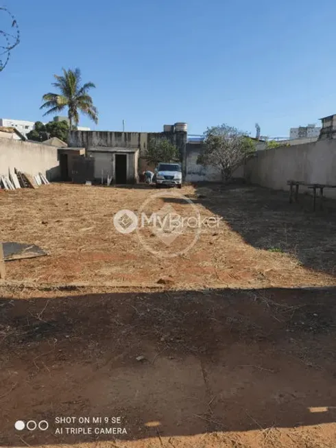 Foto 1 de Lote/Terreno à venda, 398m² em Saraiva, Uberlândia