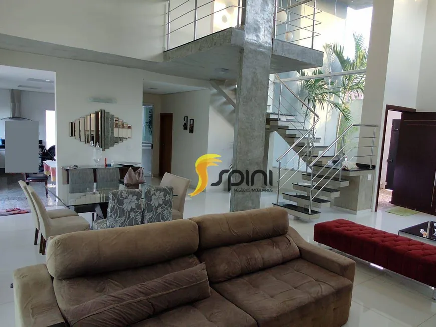 Foto 1 de Casa com 4 Quartos para alugar, 495m² em Jardim Karaíba, Uberlândia