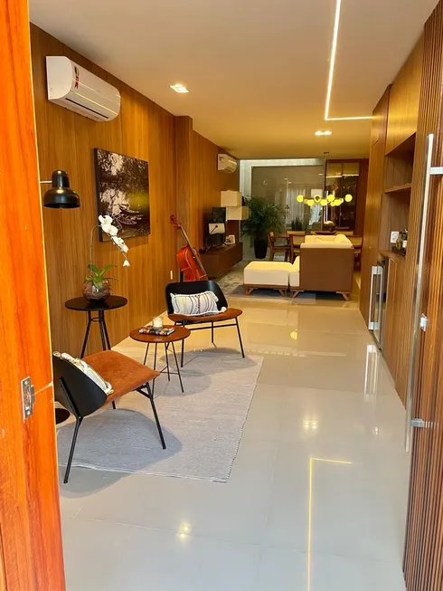 Foto 1 de Casa com 5 Quartos à venda, 200m² em Cidade dos Funcionários, Fortaleza