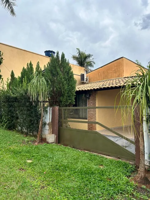 Foto 1 de Casa de Condomínio com 3 Quartos à venda, 200m² em , Martinópolis