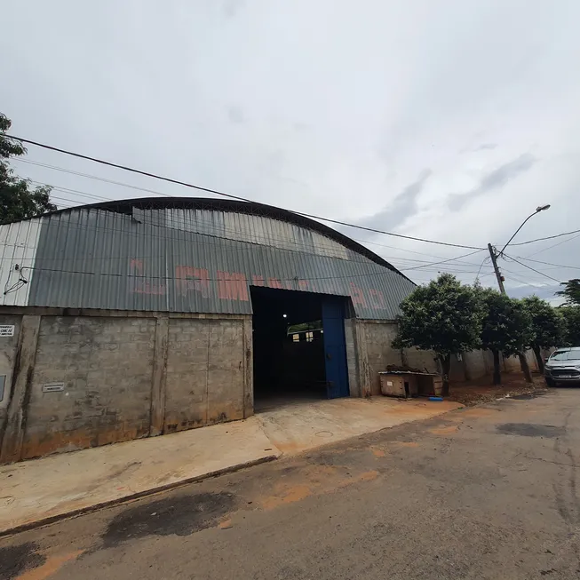 Foto 1 de Galpão/Depósito/Armazém à venda, 1800m² em Parque Oeste Industrial, Goiânia
