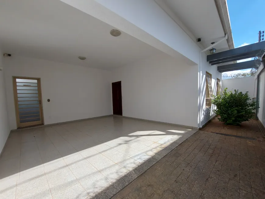 Foto 1 de Casa com 3 Quartos para alugar, 188m² em Jardim Boa Esperança, Franca