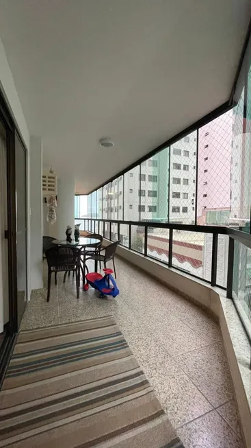 Foto 1 de Apartamento com 3 Quartos à venda, 210m² em Centro, Balneário Camboriú