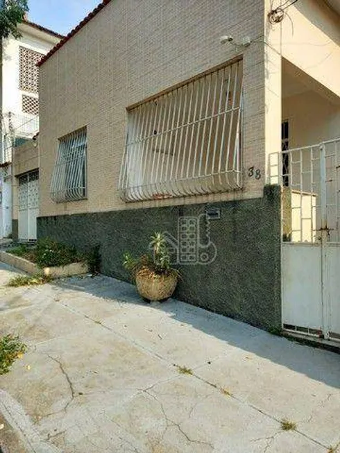 Foto 1 de Casa com 4 Quartos à venda, 120m² em Barreto, Niterói