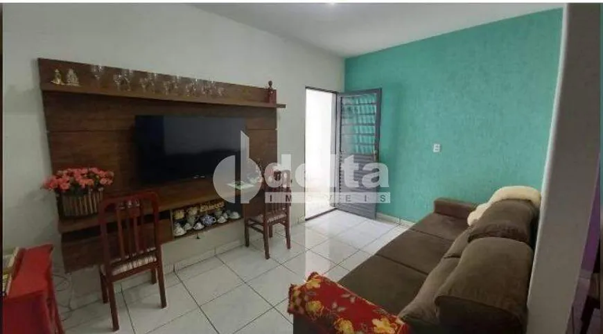 Foto 1 de Casa com 3 Quartos à venda, 130m² em Planalto, Uberlândia