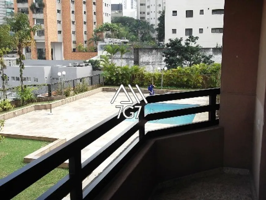 Foto 1 de Apartamento com 3 Quartos à venda, 232m² em Real Parque, São Paulo