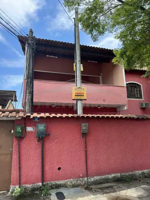 Foto 1 de Casa com 4 Quartos à venda, 75m² em Bento Ribeiro, Rio de Janeiro