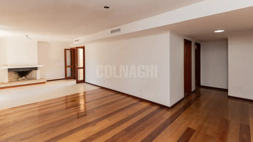 Foto 1 de Casa com 4 Quartos à venda, 400m² em Chácara das Pedras, Porto Alegre