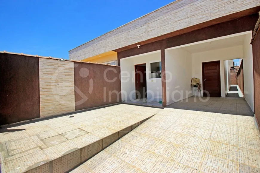 Foto 1 de Casa com 2 Quartos à venda, 69m² em Jardim Imperador, Peruíbe