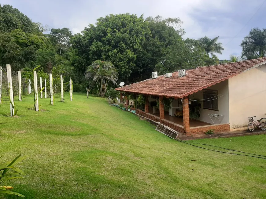 Foto 1 de Fazenda/Sítio com 3 Quartos à venda, 98000m² em Zona Rural, Itauçu