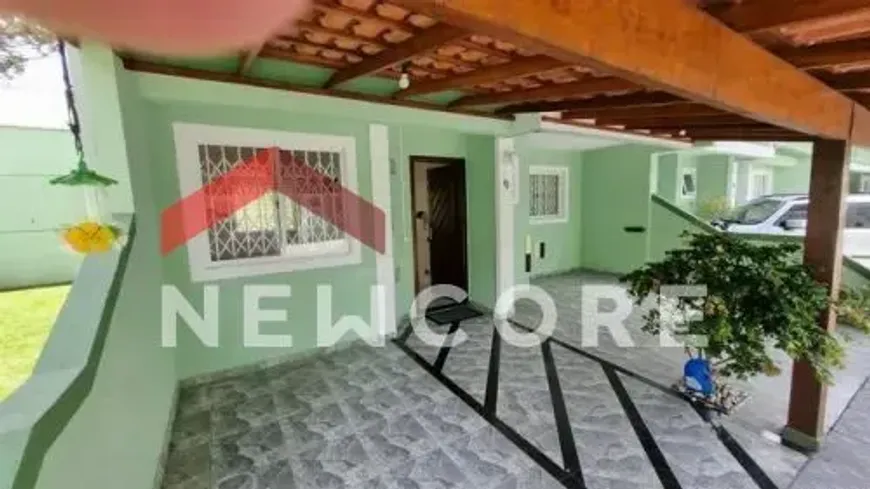 Foto 1 de Sobrado com 3 Quartos à venda, 130m² em Boqueirão, Curitiba