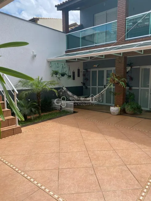 Foto 1 de Casa com 3 Quartos à venda, 264m² em Jardim do Mar, São Bernardo do Campo