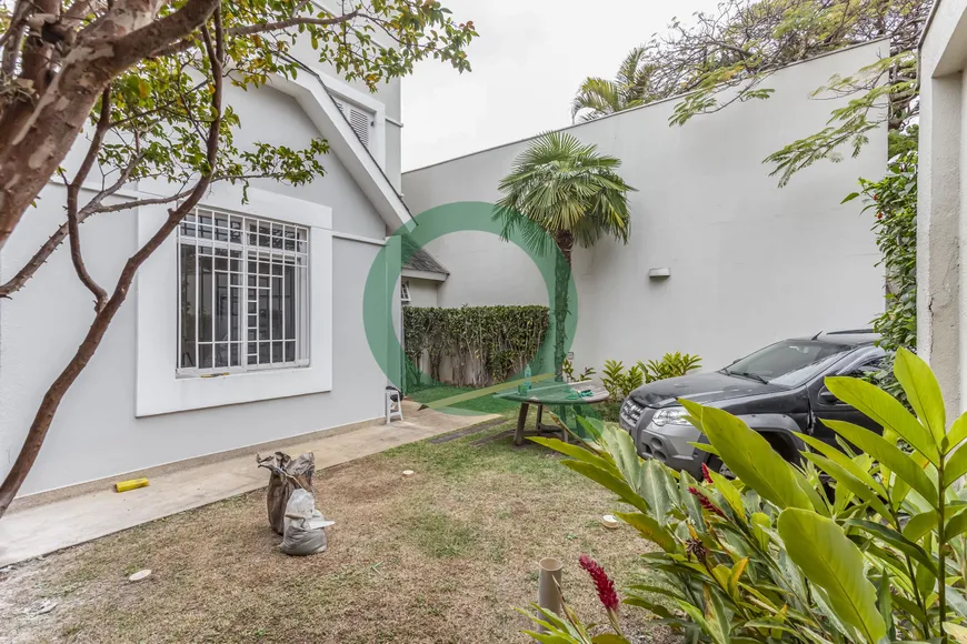 Foto 1 de Casa com 4 Quartos à venda, 291m² em Jardim Luzitânia, São Paulo