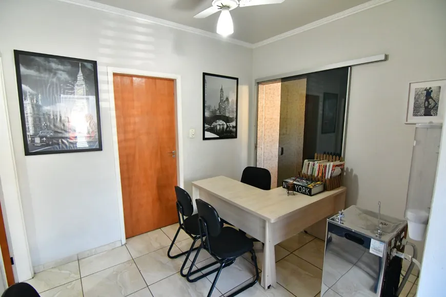 Foto 1 de Casa com 4 Quartos à venda, 192m² em Centro, Rio Claro