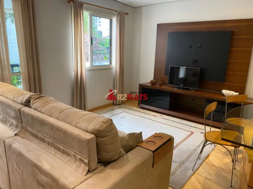 Foto 1 de Flat com 2 Quartos à venda, 65m² em Moema, São Paulo