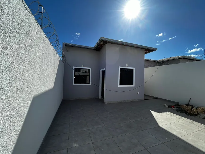 Foto 1 de Casa com 3 Quartos à venda, 70m² em Ibituruna, Montes Claros