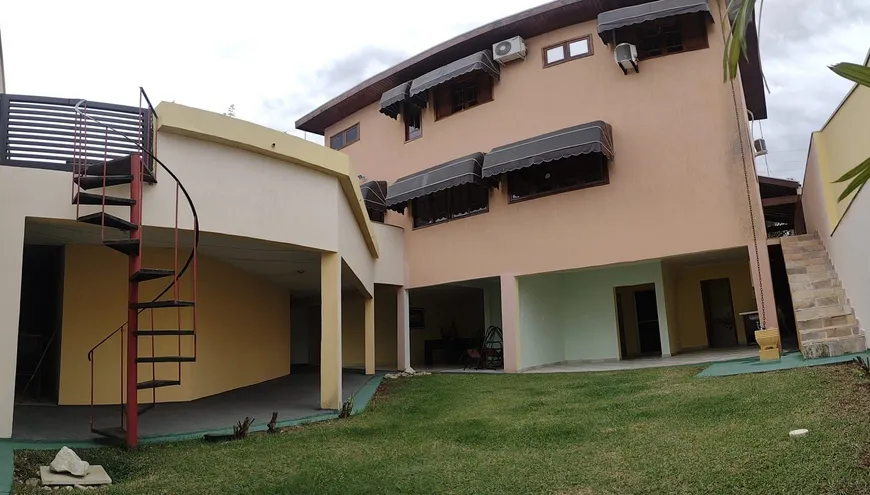 Foto 1 de Casa de Condomínio com 4 Quartos para alugar, 350m² em Vila Zezé, Jacareí