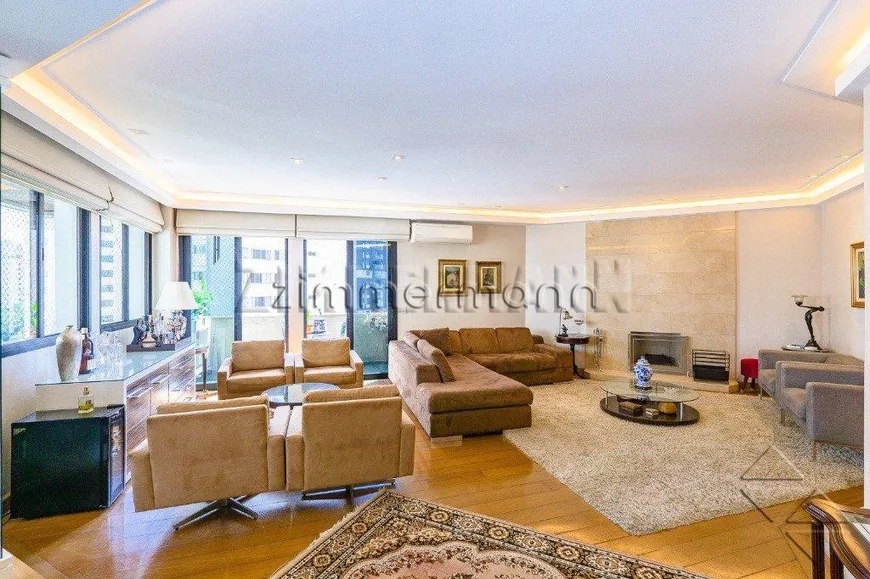 Foto 1 de Apartamento com 4 Quartos à venda, 207m² em Campo Belo, São Paulo