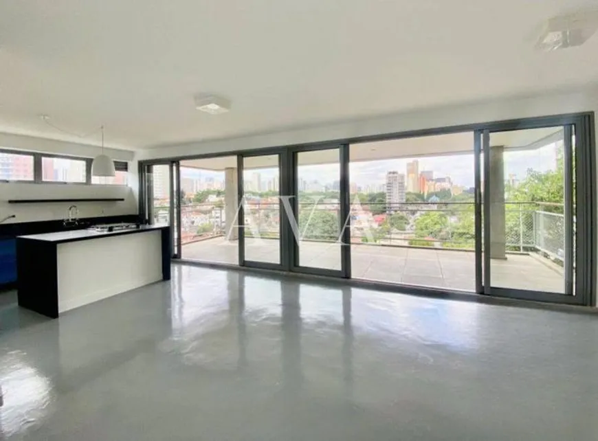 Foto 1 de Apartamento com 2 Quartos para alugar, 130m² em Vila Madalena, São Paulo