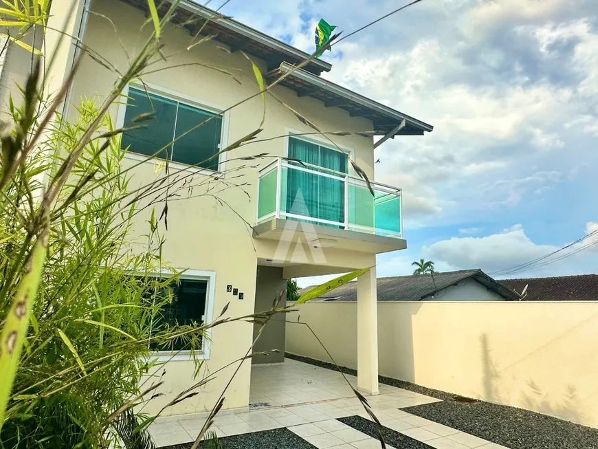 Foto 1 de Casa com 3 Quartos à venda, 105m² em Vila Nova, Joinville