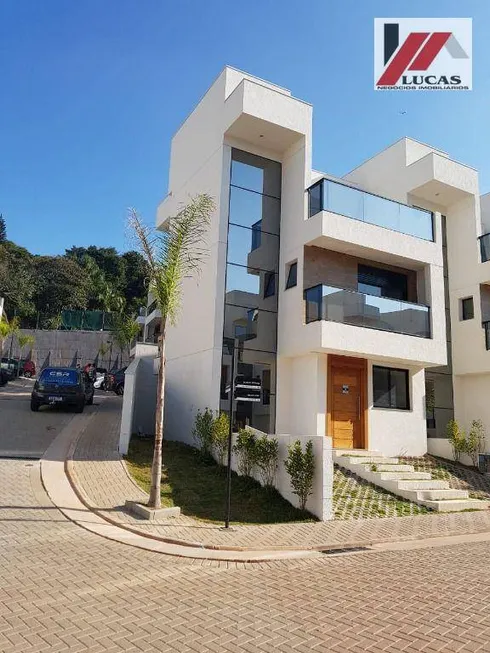 Foto 1 de Casa com 4 Quartos para venda ou aluguel, 146m² em Parque Rincao, Cotia